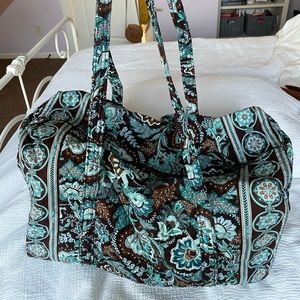 VERA BRADLEY DUFFEL BAG